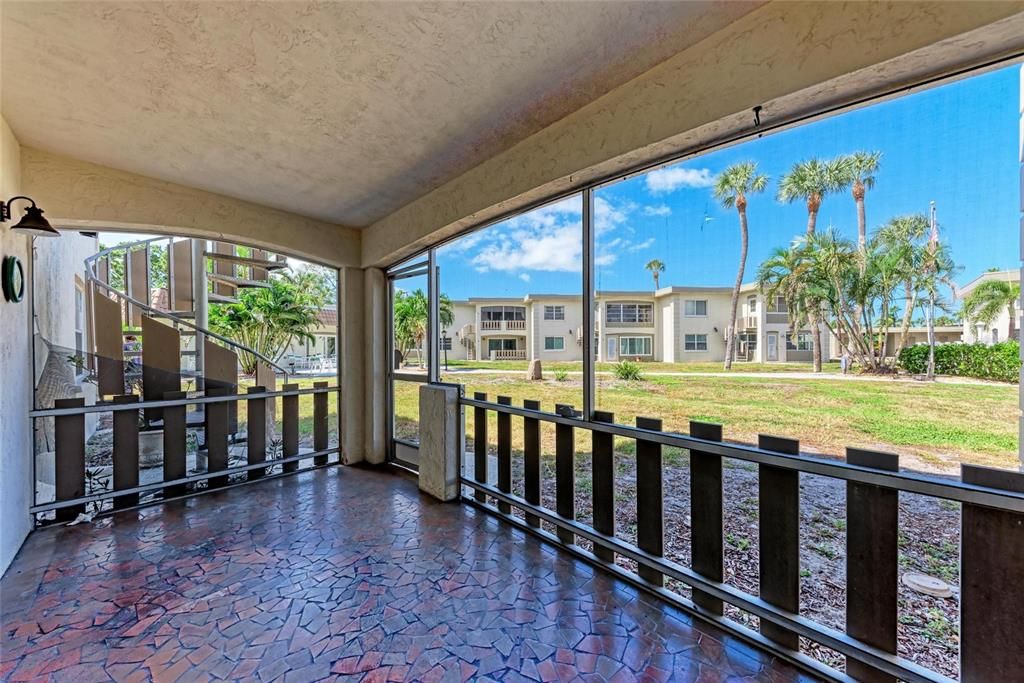 For Sale: $440,000 (2 beds, 2 baths, 1023 Square Feet)