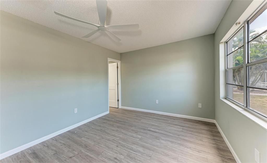 For Sale: $440,000 (2 beds, 2 baths, 1023 Square Feet)