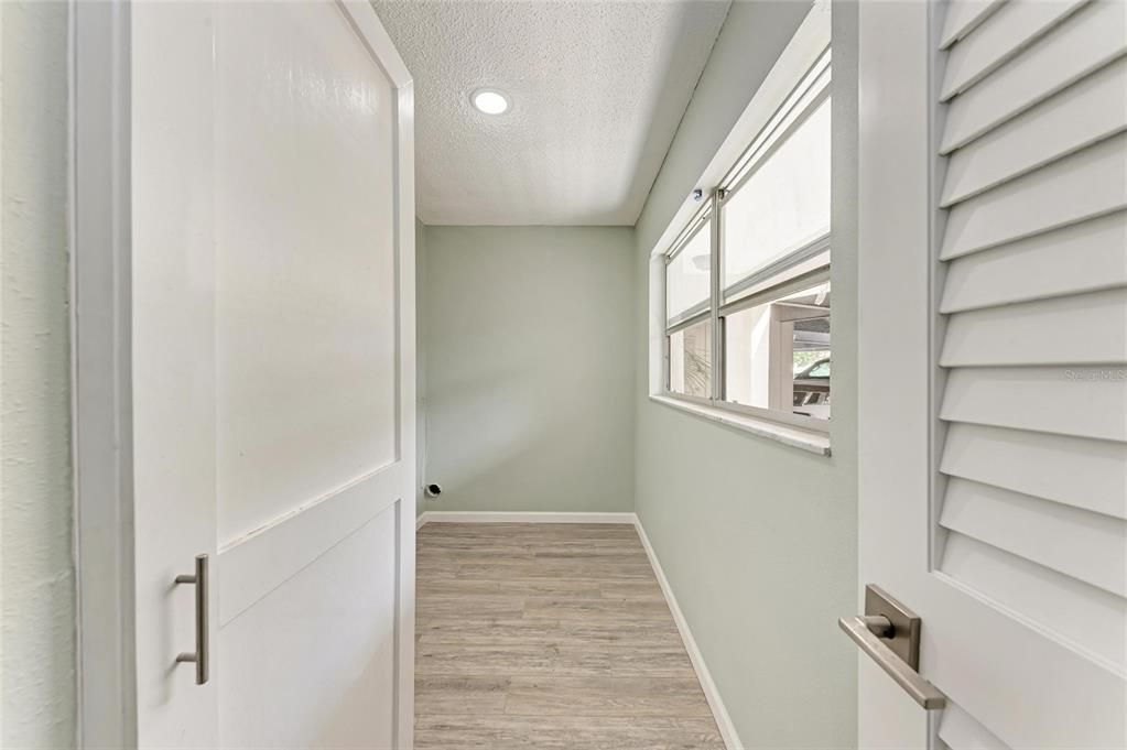 For Sale: $440,000 (2 beds, 2 baths, 1023 Square Feet)