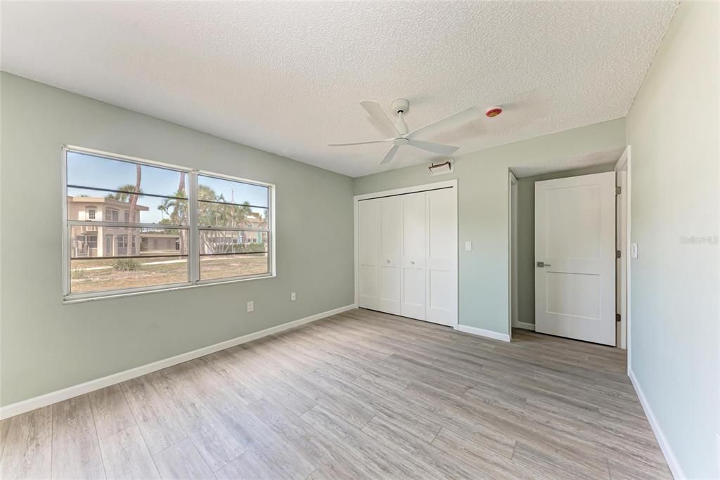 For Sale: $440,000 (2 beds, 2 baths, 1023 Square Feet)