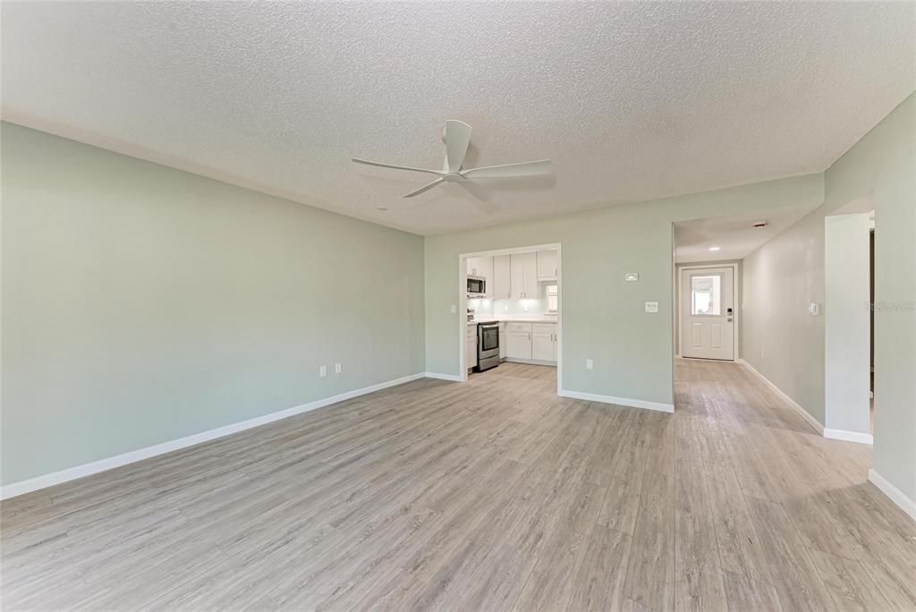 For Sale: $440,000 (2 beds, 2 baths, 1023 Square Feet)