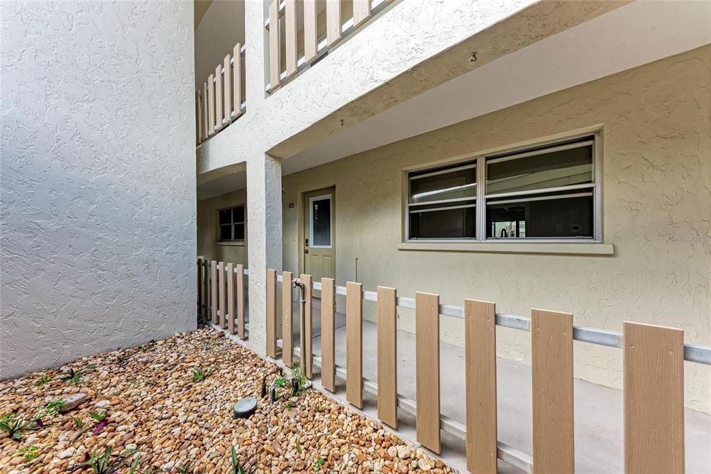For Sale: $440,000 (2 beds, 2 baths, 1023 Square Feet)