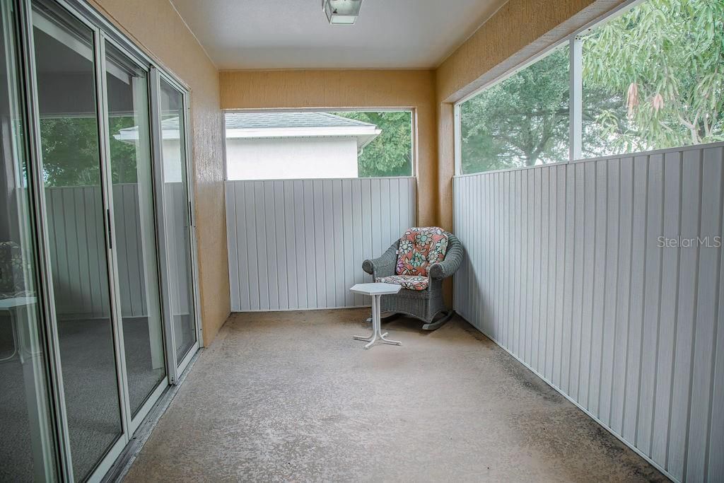 For Sale: $229,900 (2 beds, 2 baths, 1321 Square Feet)