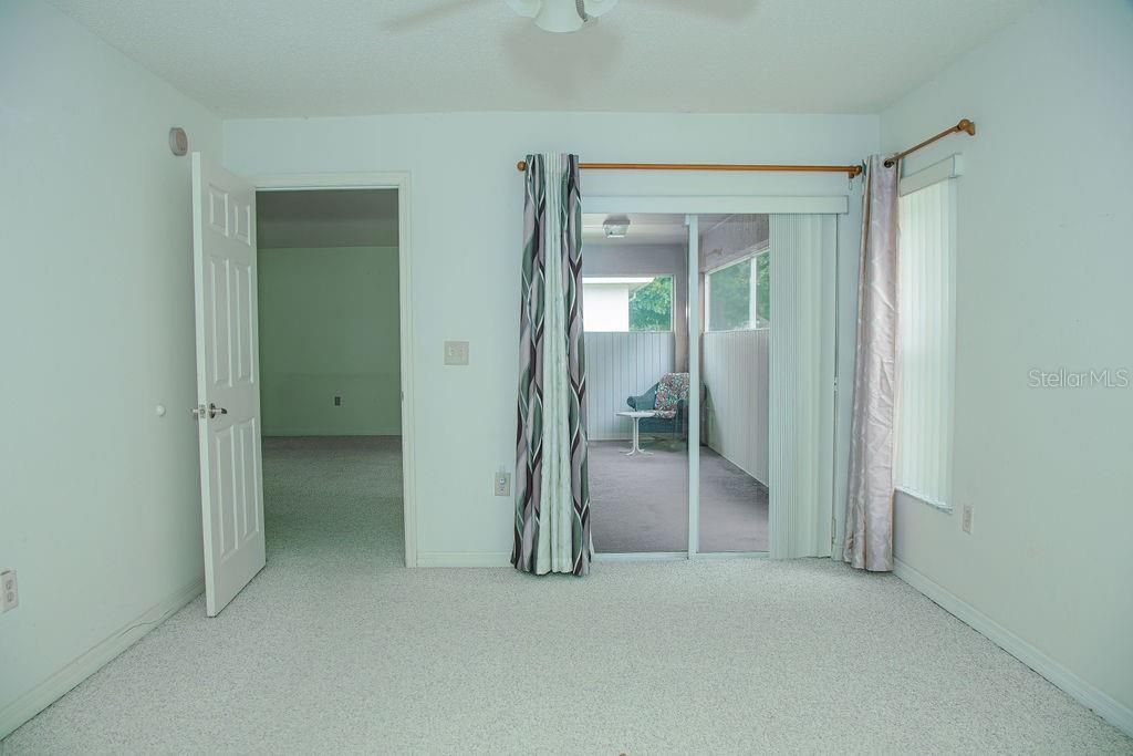 For Sale: $229,900 (2 beds, 2 baths, 1321 Square Feet)