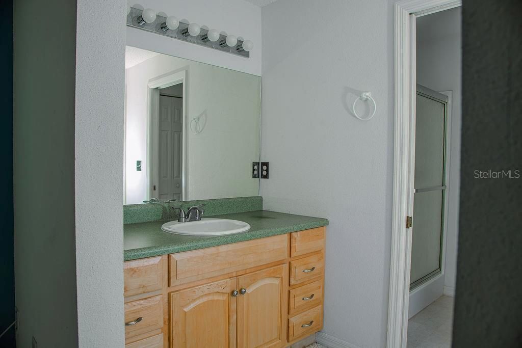 For Sale: $229,900 (2 beds, 2 baths, 1321 Square Feet)