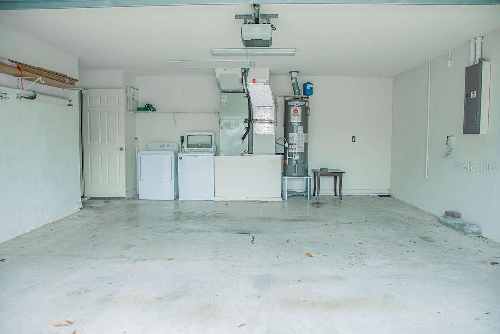 For Sale: $229,900 (2 beds, 2 baths, 1321 Square Feet)