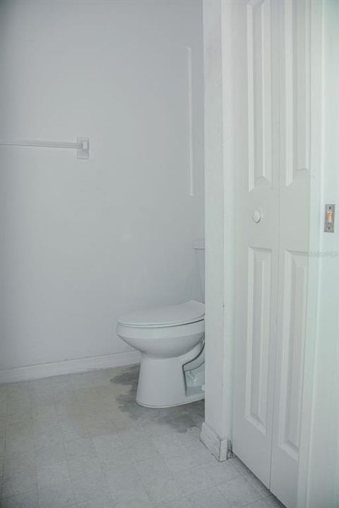 For Sale: $229,900 (2 beds, 2 baths, 1321 Square Feet)