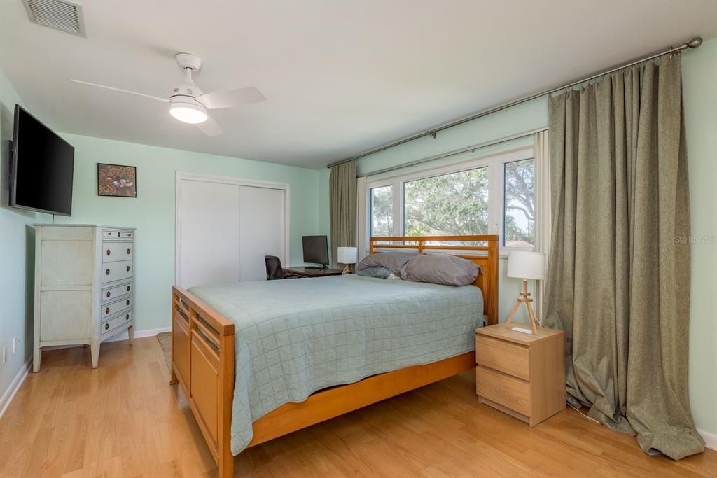 На продажу: $1,175,000 (4 спален, 3 ванн, 2028 Квадратных фут)