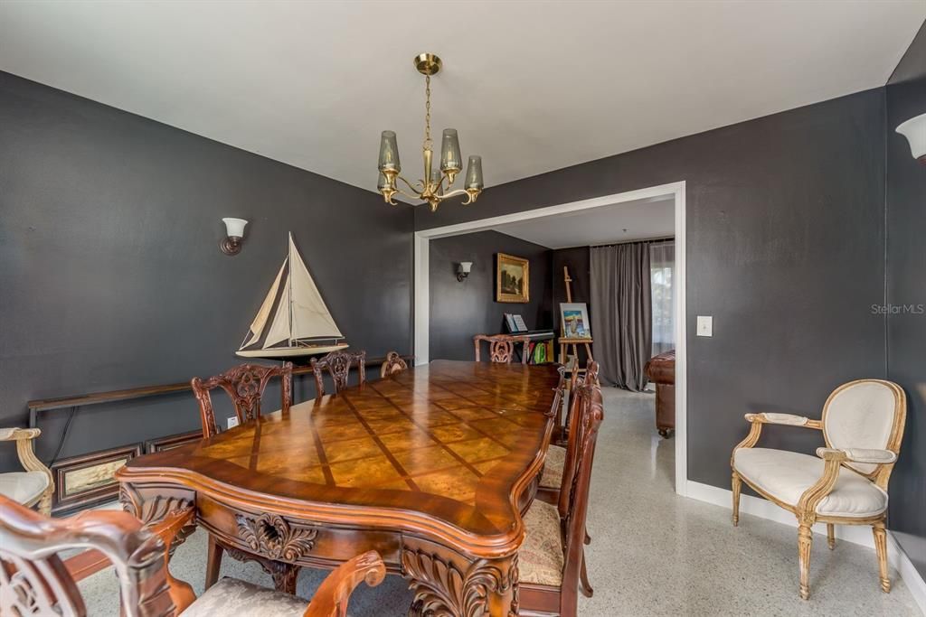 На продажу: $1,175,000 (4 спален, 3 ванн, 2028 Квадратных фут)