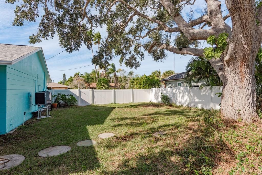 На продажу: $1,175,000 (4 спален, 3 ванн, 2028 Квадратных фут)