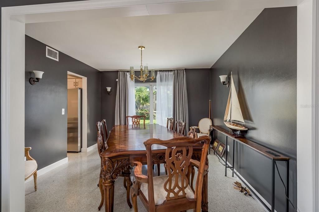 На продажу: $1,175,000 (4 спален, 3 ванн, 2028 Квадратных фут)