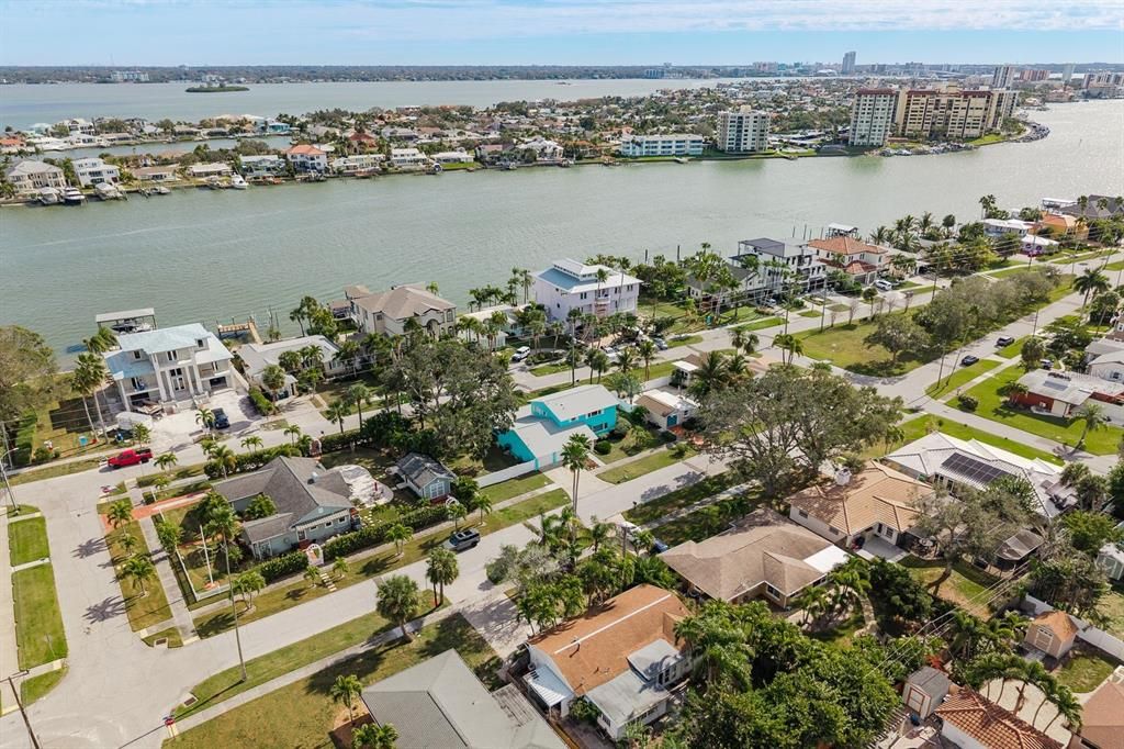 На продажу: $1,175,000 (4 спален, 3 ванн, 2028 Квадратных фут)