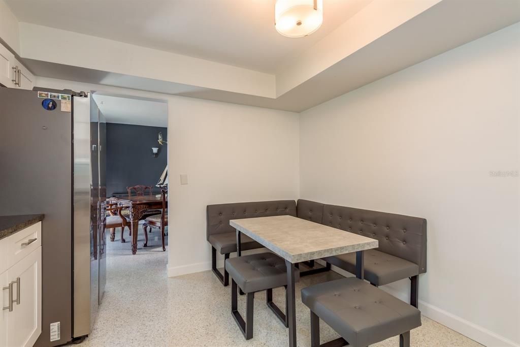 На продажу: $1,175,000 (4 спален, 3 ванн, 2028 Квадратных фут)