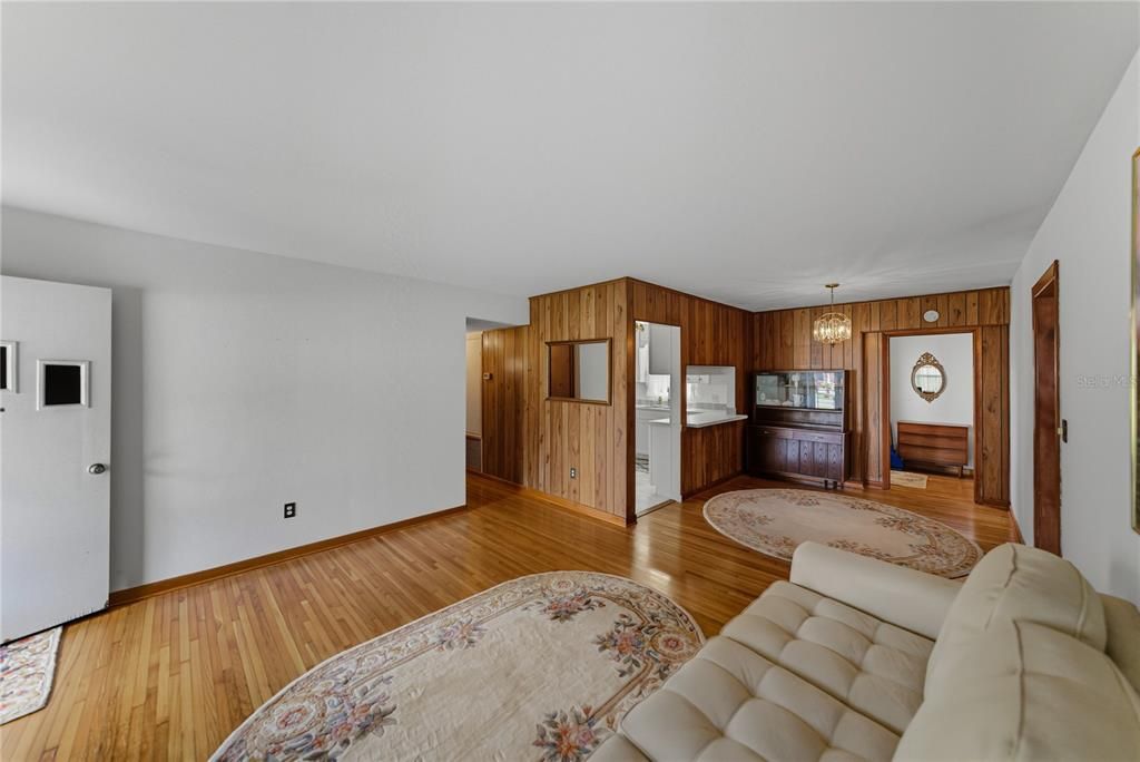 待售: $359,999 (3 贝兹, 2 浴室, 1313 平方英尺)