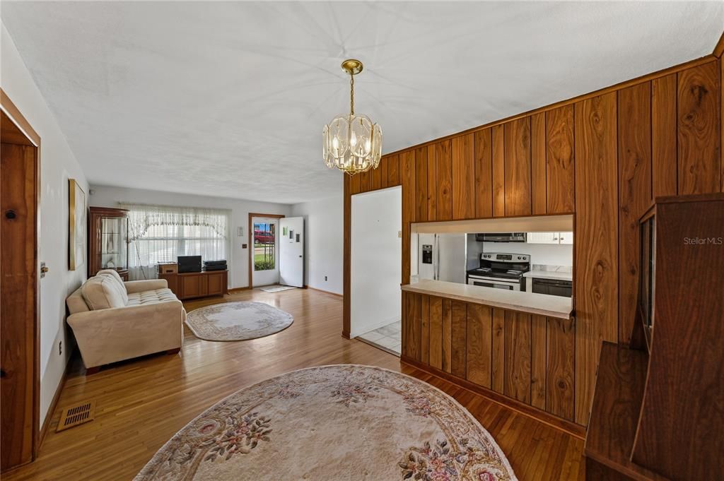 待售: $359,999 (3 贝兹, 2 浴室, 1313 平方英尺)