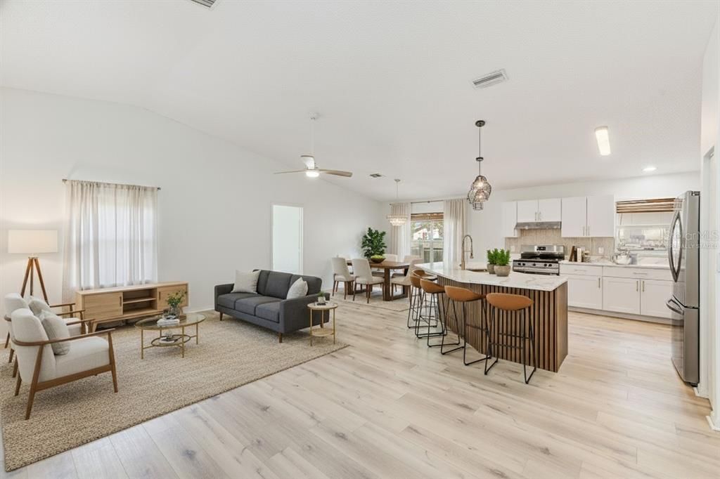 Activo con contrato: $429,900 (5 camas, 2 baños, 2002 Pies cuadrados)