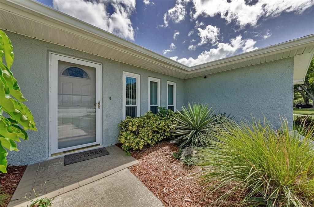 Active With Contract: $3,500 (2 beds, 2 baths, 1379 Square Feet)