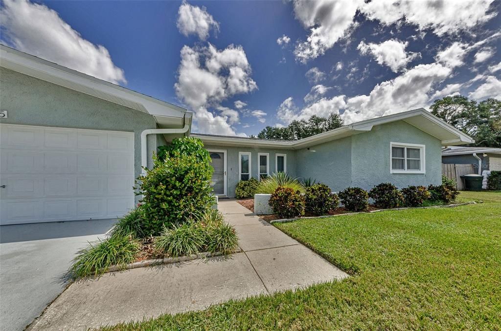 Active With Contract: $3,500 (2 beds, 2 baths, 1379 Square Feet)