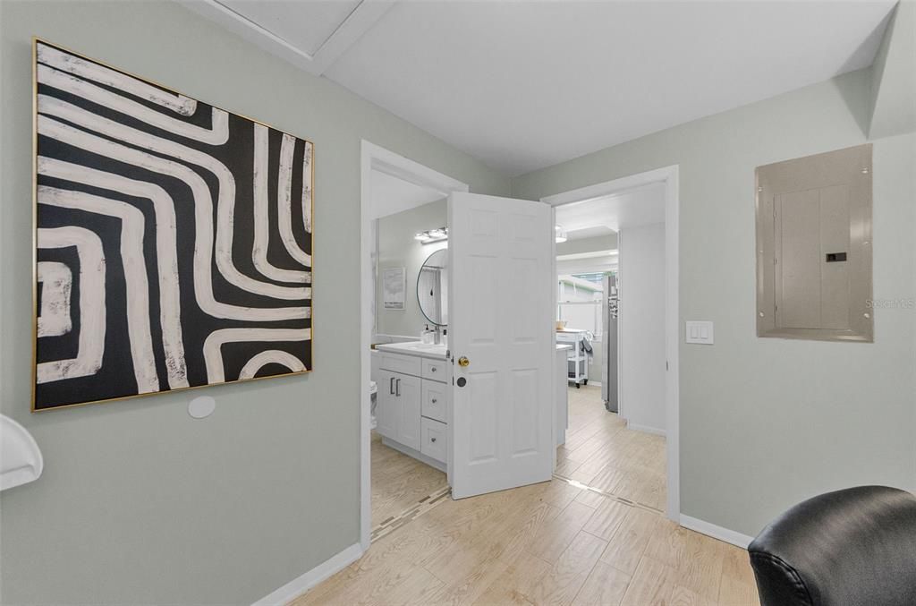 Active With Contract: $3,500 (2 beds, 2 baths, 1379 Square Feet)