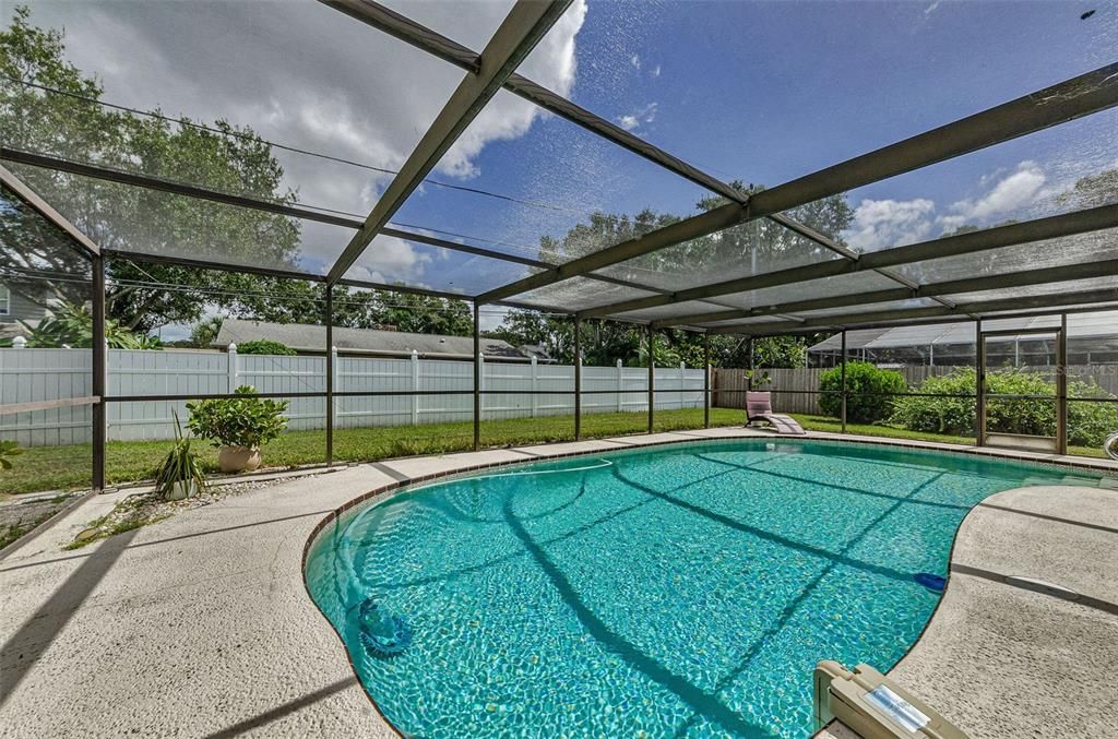 Active With Contract: $3,500 (2 beds, 2 baths, 1379 Square Feet)