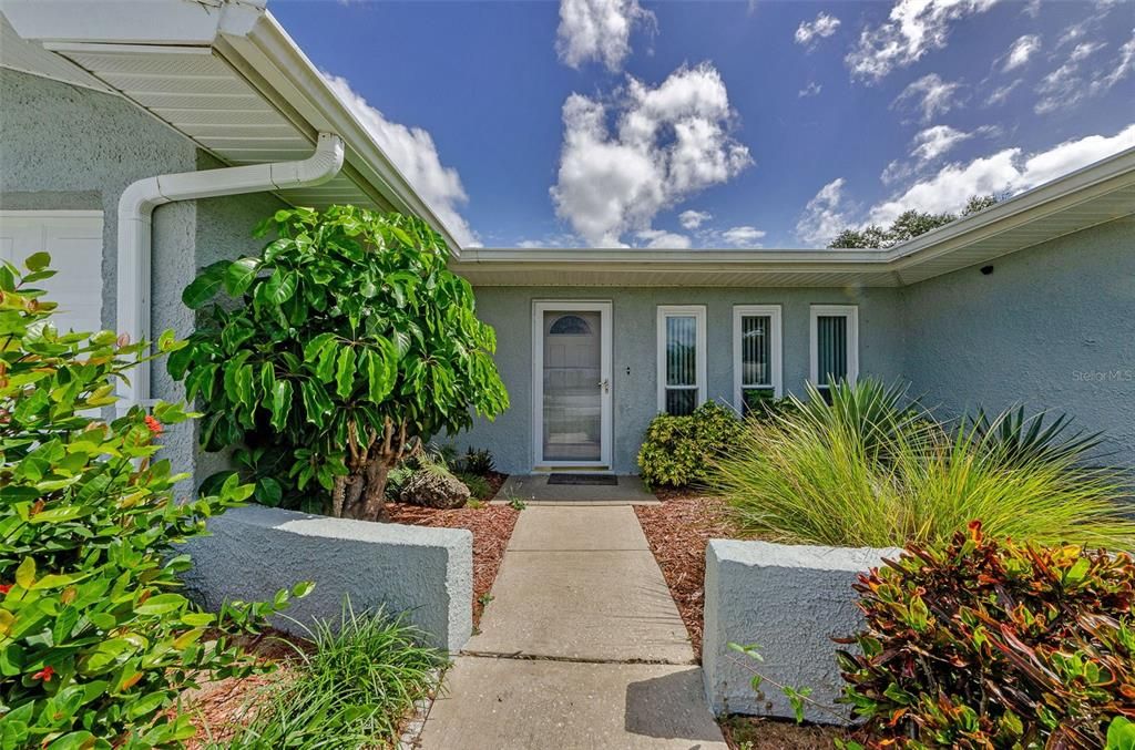 Active With Contract: $3,500 (2 beds, 2 baths, 1379 Square Feet)