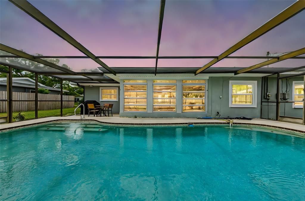 Active With Contract: $3,500 (2 beds, 2 baths, 1379 Square Feet)