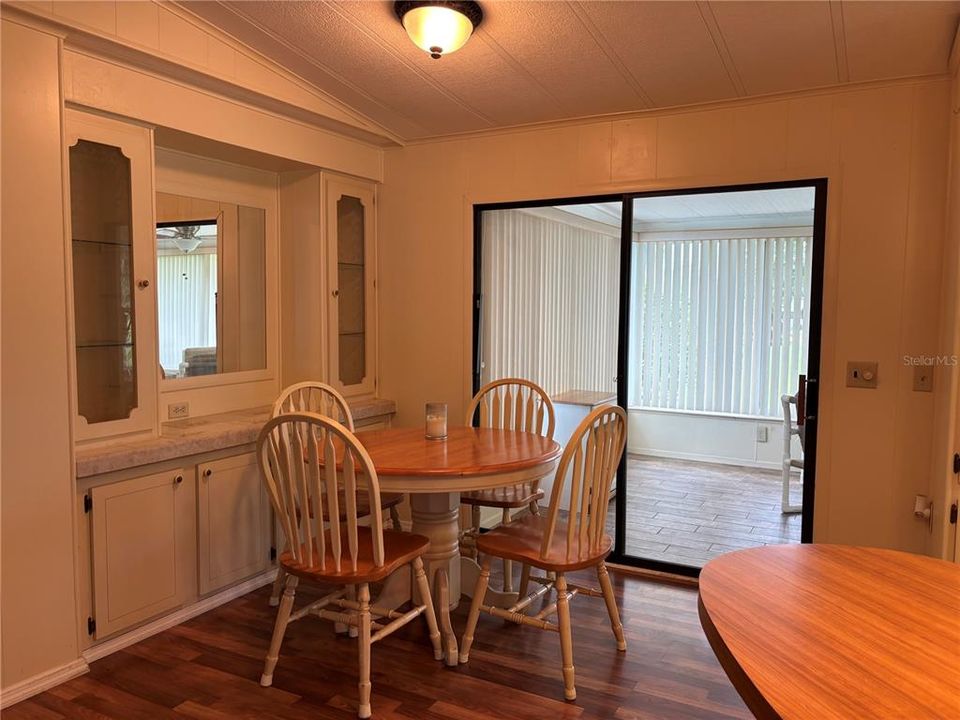 待售: $149,000 (2 贝兹, 2 浴室, 1024 平方英尺)