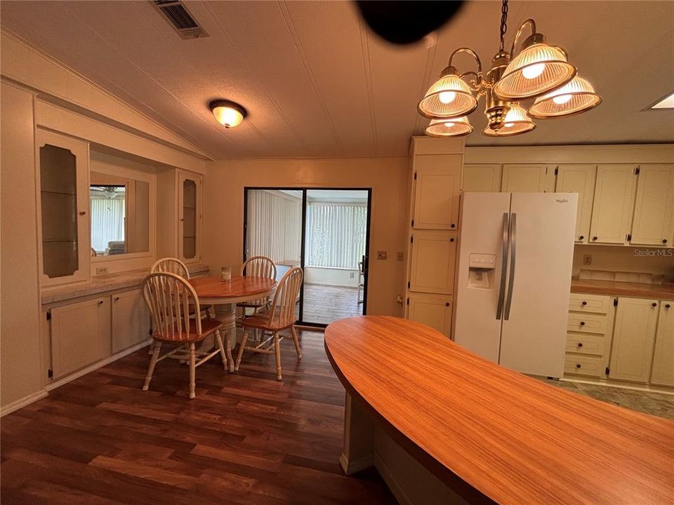 待售: $149,000 (2 贝兹, 2 浴室, 1024 平方英尺)