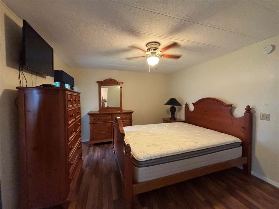 待售: $149,000 (2 贝兹, 2 浴室, 1024 平方英尺)