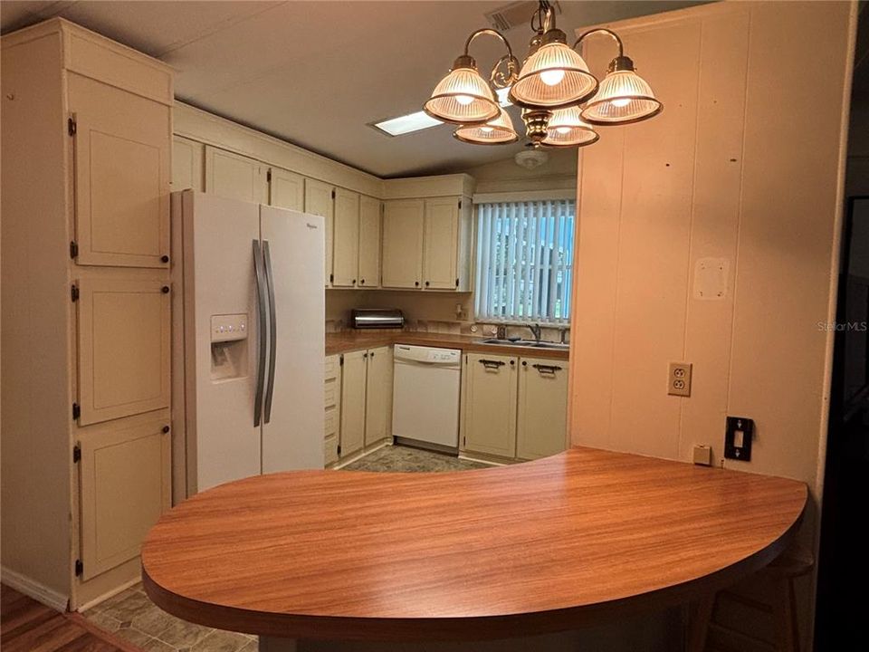 待售: $149,000 (2 贝兹, 2 浴室, 1024 平方英尺)