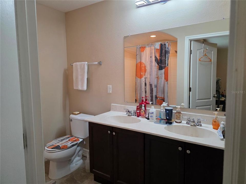 В аренду: $2,300 (3 спален, 2 ванн, 1288 Квадратных фут)