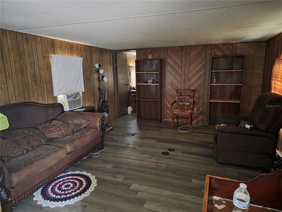 待售: $80,000 (3 贝兹, 2 浴室, 840 平方英尺)