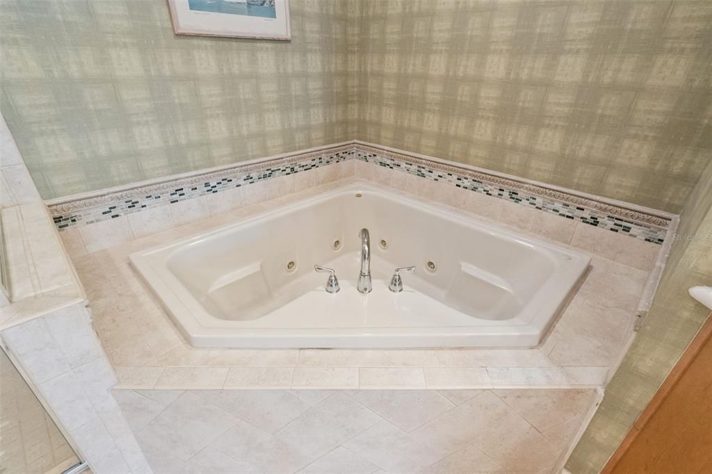 На продажу: $465,000 (2 спален, 2 ванн, 1824 Квадратных фут)