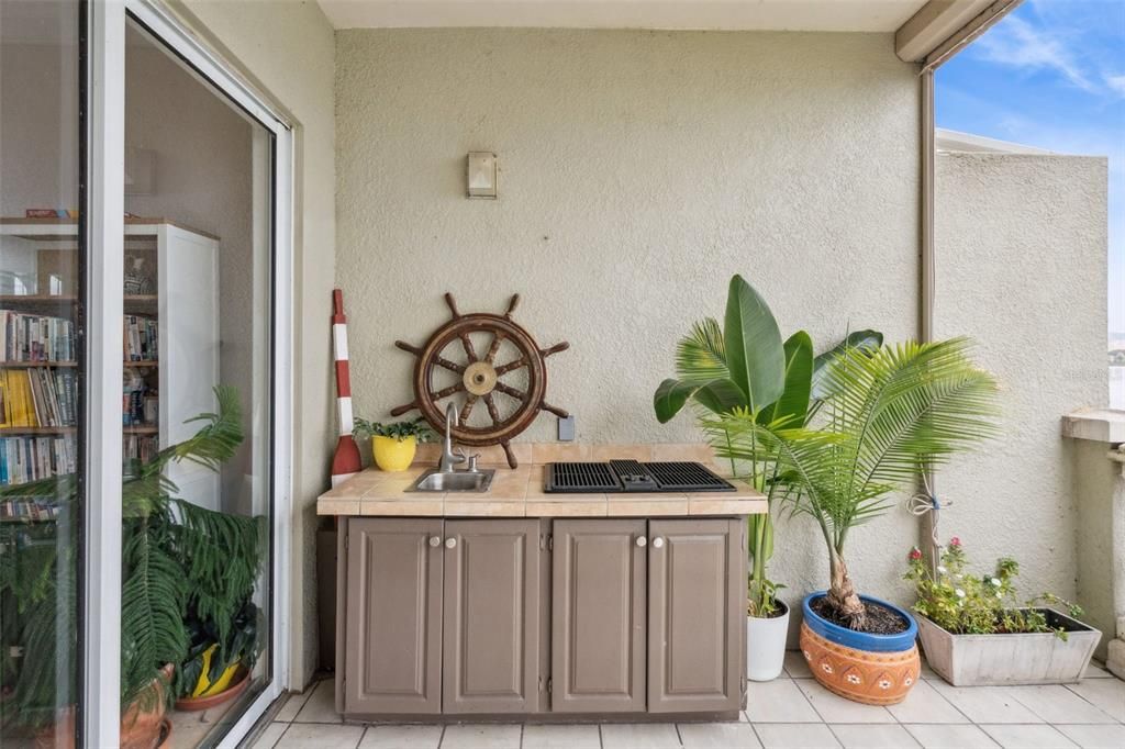 На продажу: $465,000 (2 спален, 2 ванн, 1824 Квадратных фут)