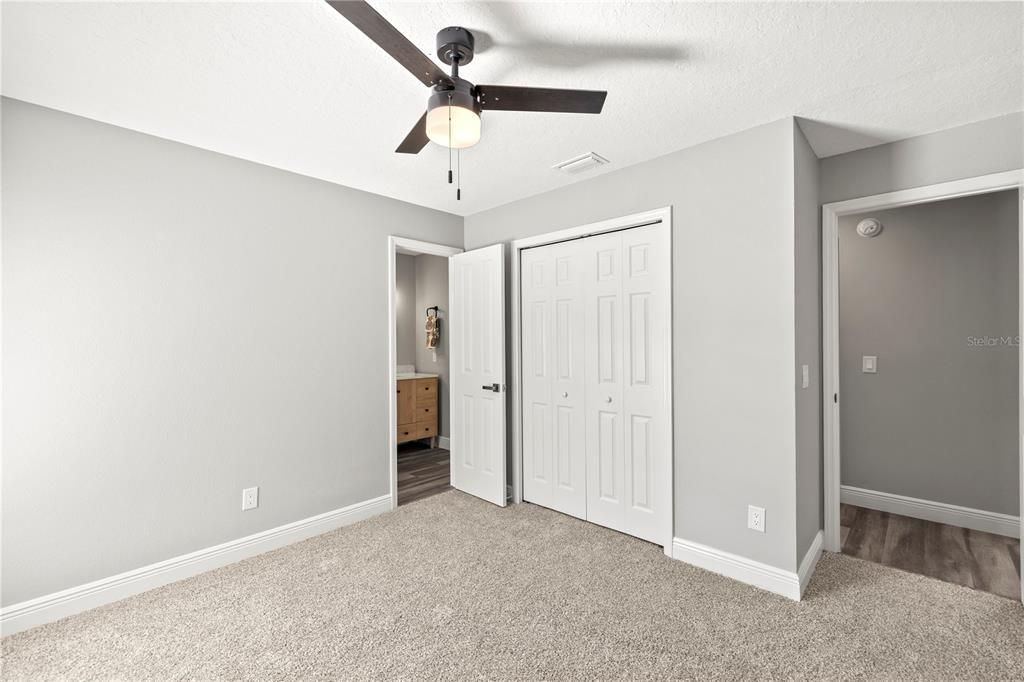 待售: $665,000 (4 贝兹, 3 浴室, 2565 平方英尺)