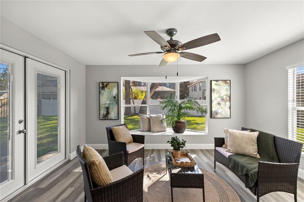 待售: $665,000 (4 贝兹, 3 浴室, 2565 平方英尺)