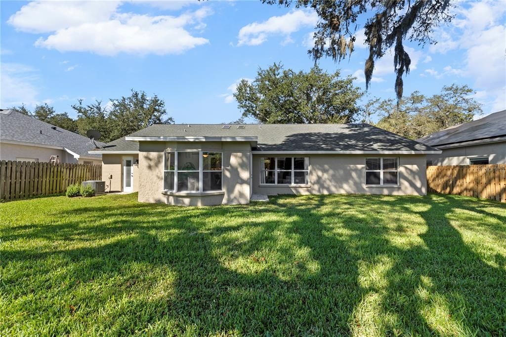 待售: $665,000 (4 贝兹, 3 浴室, 2565 平方英尺)