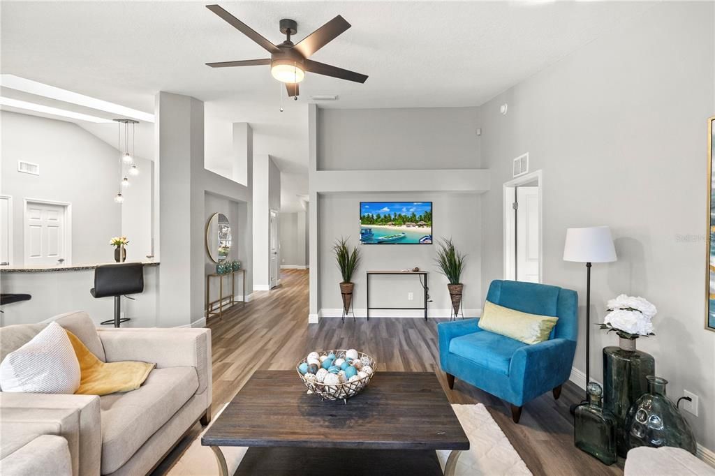 待售: $665,000 (4 贝兹, 3 浴室, 2565 平方英尺)