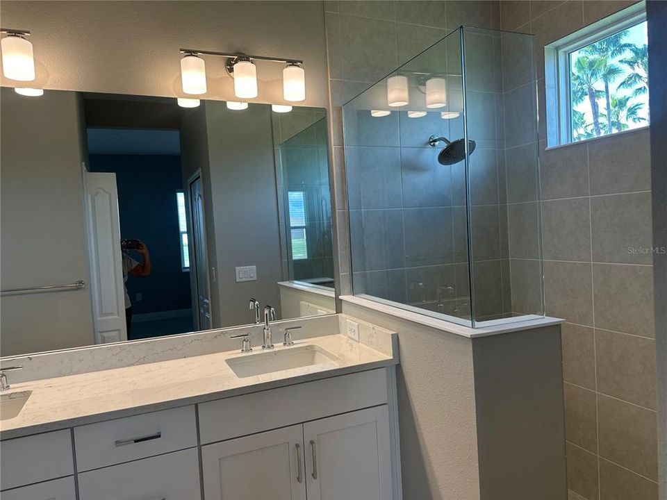 В аренду: $2,400 (2 спален, 2 ванн, 1395 Квадратных фут)