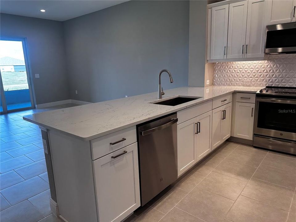 В аренду: $2,400 (2 спален, 2 ванн, 1395 Квадратных фут)