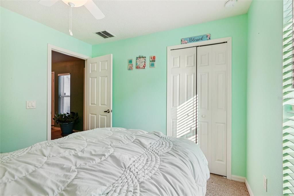 For Sale: $334,999 (4 beds, 2 baths, 1402 Square Feet)