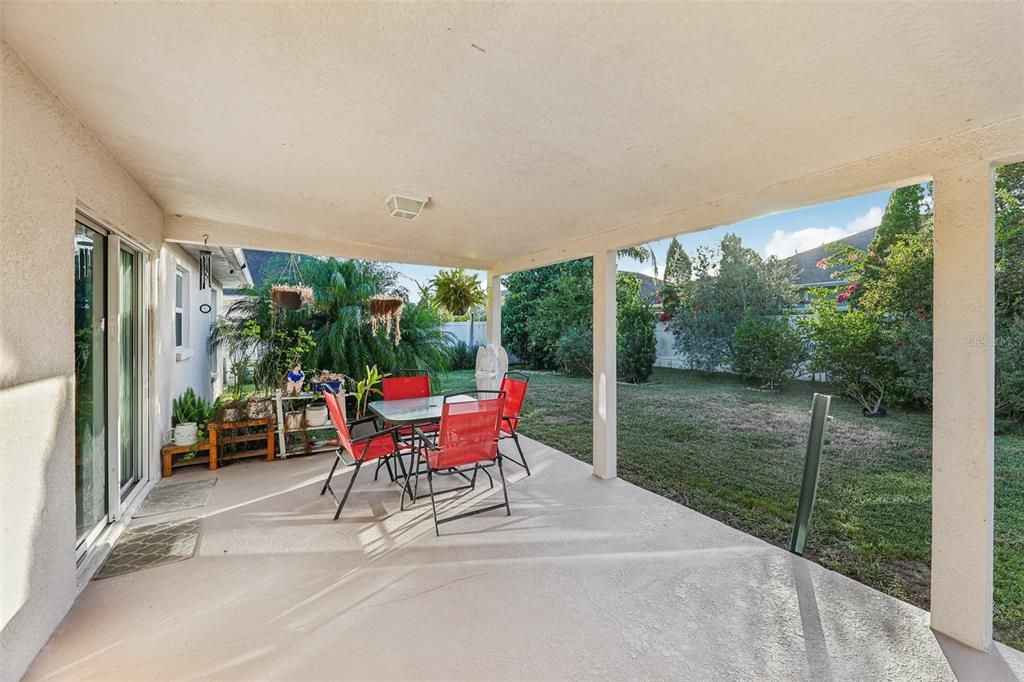 For Sale: $334,999 (4 beds, 2 baths, 1402 Square Feet)