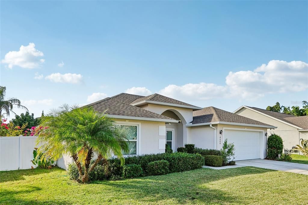 For Sale: $334,999 (4 beds, 2 baths, 1402 Square Feet)