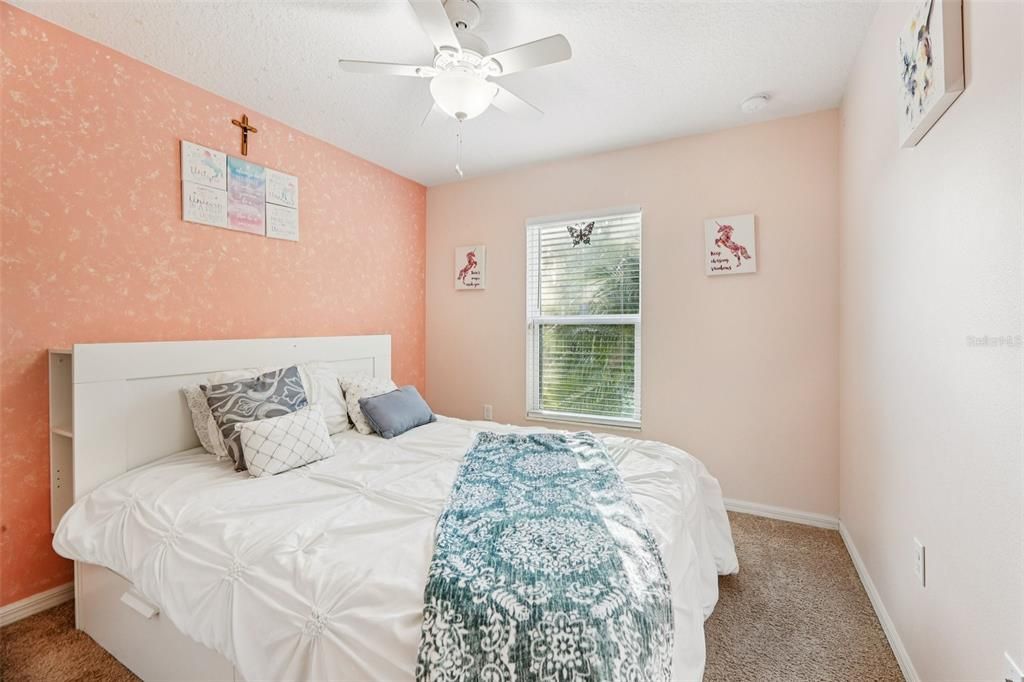 For Sale: $334,999 (4 beds, 2 baths, 1402 Square Feet)