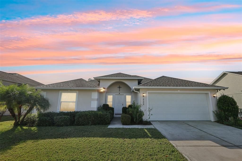 For Sale: $334,999 (4 beds, 2 baths, 1402 Square Feet)