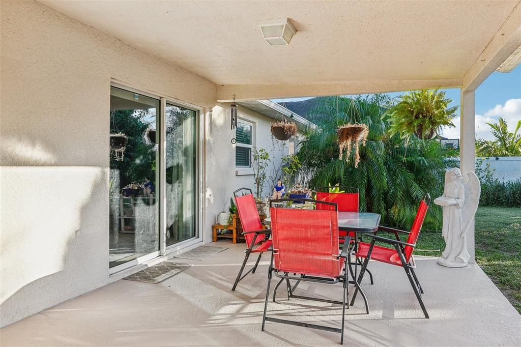 For Sale: $334,999 (4 beds, 2 baths, 1402 Square Feet)