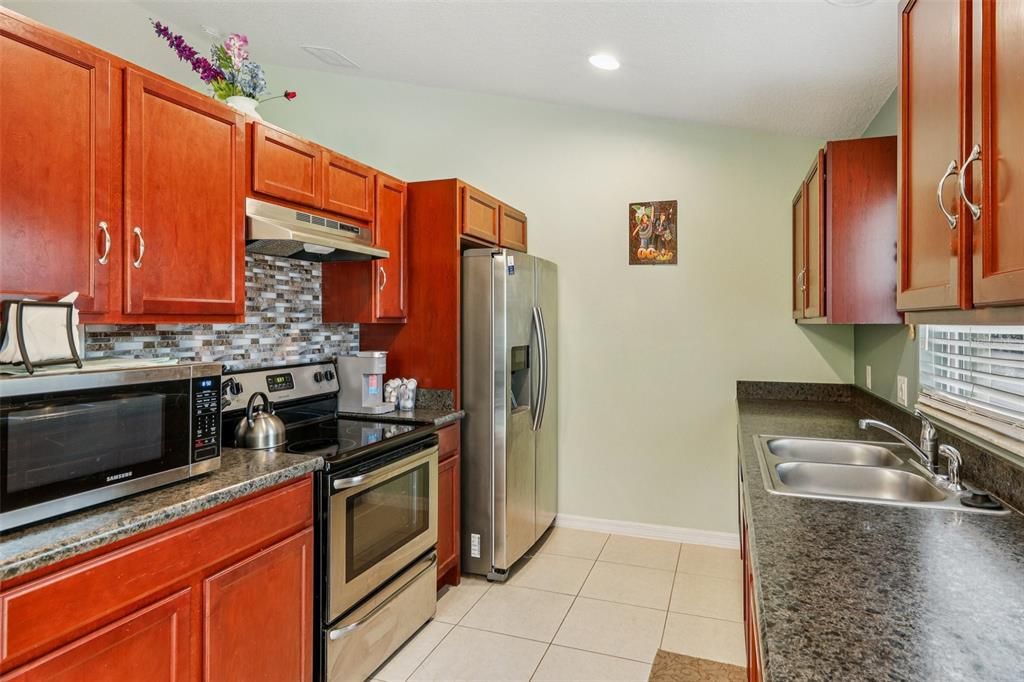 For Sale: $334,999 (4 beds, 2 baths, 1402 Square Feet)