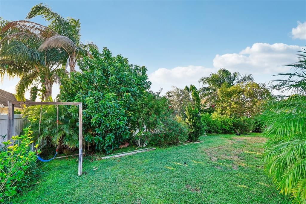 For Sale: $334,999 (4 beds, 2 baths, 1402 Square Feet)