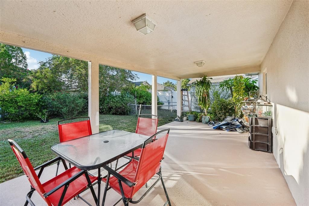 For Sale: $334,999 (4 beds, 2 baths, 1402 Square Feet)