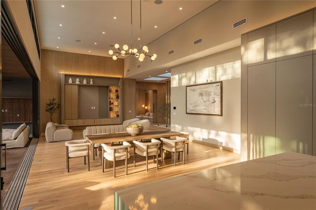 For Sale: $4,499,995 (6 beds, 6 baths, 5428 Square Feet)